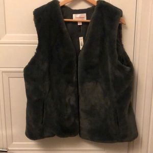 “Fur Vest”